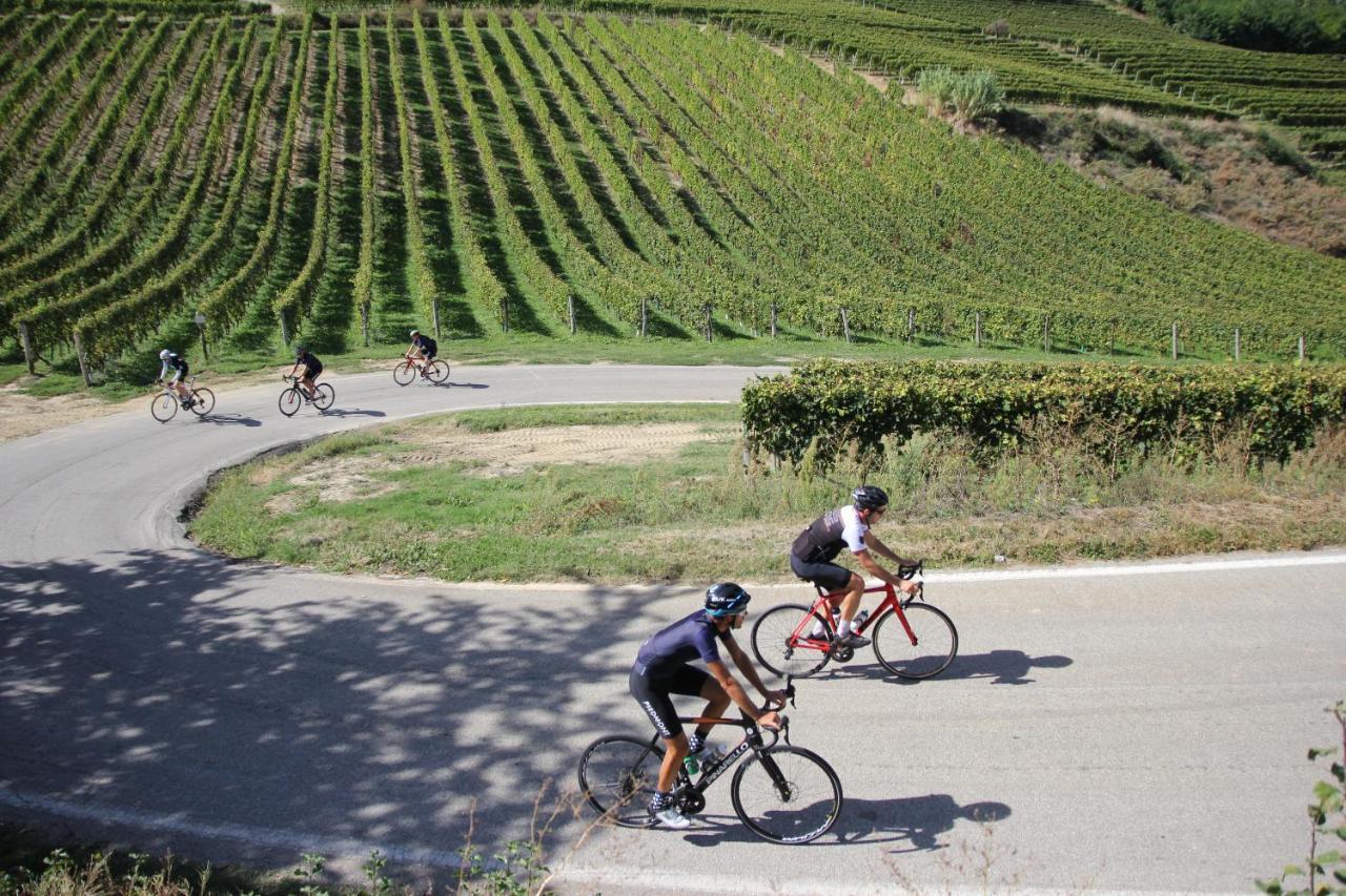 Lo Scoiattolo Piedmont Bike Hotel Pralormo Exterior photo