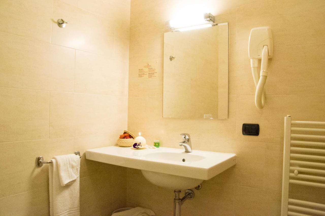 Lo Scoiattolo Piedmont Bike Hotel Pralormo Exterior photo