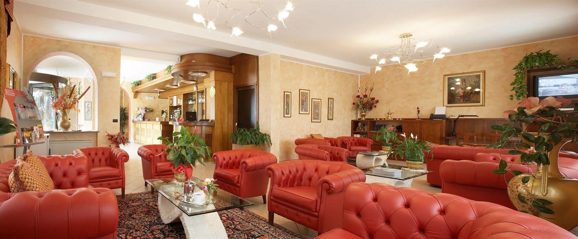 Lo Scoiattolo Piedmont Bike Hotel Pralormo Exterior photo
