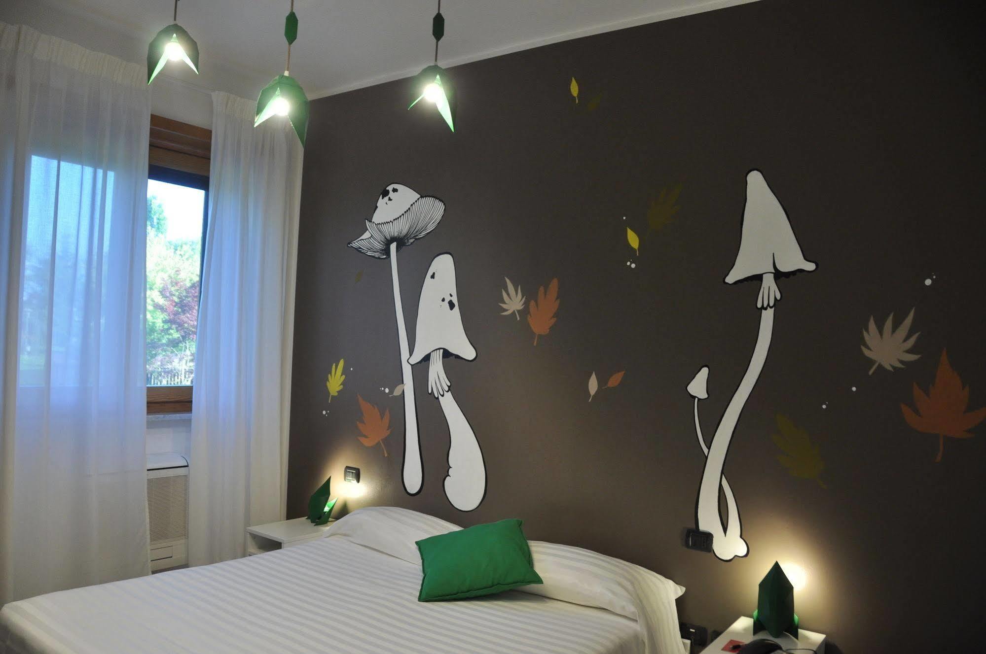 Lo Scoiattolo Piedmont Bike Hotel Pralormo Exterior photo