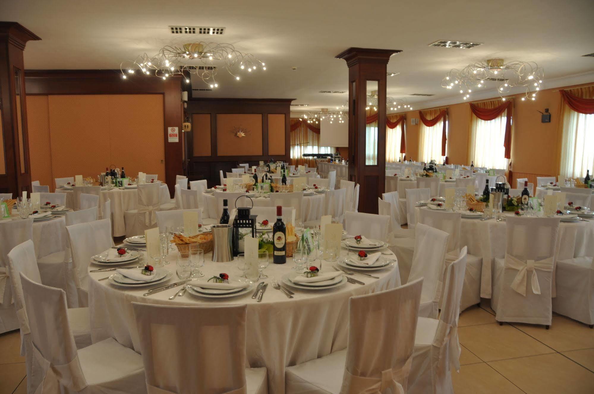Lo Scoiattolo Piedmont Bike Hotel Pralormo Exterior photo
