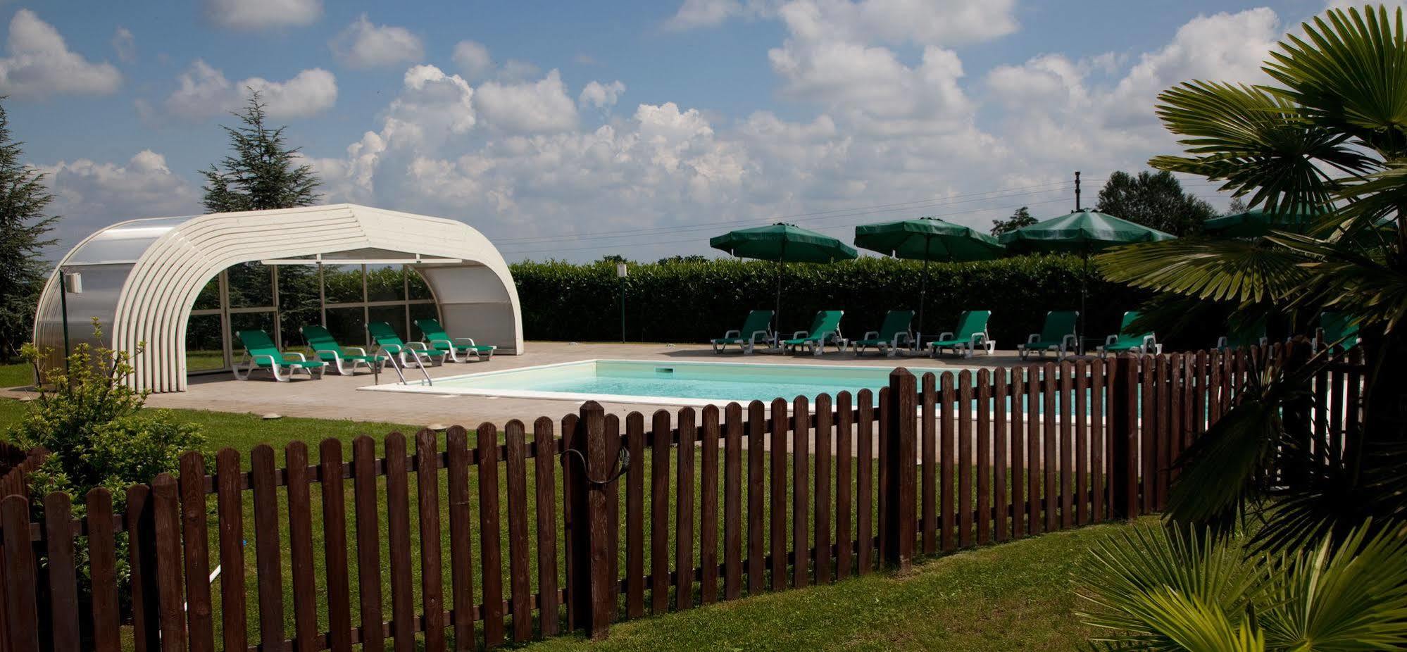 Lo Scoiattolo Piedmont Bike Hotel Pralormo Exterior photo